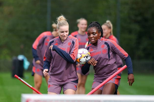 Alara Sehitler, FC Bayern Munich, 14, with Edna Imade, FC Bayern Munich, 29, GER, FC Bayern Munich Women s Final Training Session, Soccer, UEFA Women s Champions League, 2026–2027 Season, September 21, 2026, GER, FC Bayern Munich Women’s Final Training Session, Soccer, UEFA Women’s Champions League, 2026–2027 Season, September 21, 2026, Munich Copyright: xEibner-Pressefoto JennixMaulx EP_JML