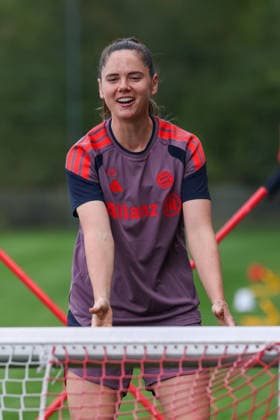 Sarah Zadrazil, FC Bayern Munich, 25, good mood, emotions, joy, laughter, GER, FC Bayern Munich Women s Final Training Session, soccer, UEFA Women s Champions League, 2026–2027 season, September 21, 2026, GER, FC Bayern Munich Women s Final Training Session, soccer, UEFA Women s Champions League, 2026–2027 season, September 21, 2026, Munich Copyright: xEibner-Pressefoto JennixMaulx EP_JML