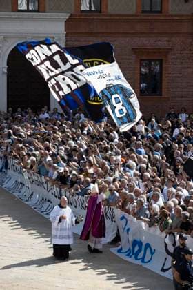 Funerali di Sandro Mazzola ex giocatore dell™Inter alla basilica di Sant™Ambrogio Milano - Italia - Cronaca LunedÃ¬, 21 Luglio, 2026 (Foto di Marco Ottico Lapresse) Funeral of Sandro Mazzola former Inter player at the Basilica of Sant™Ambrogio Milan - Italy - News Friday, 18 July, 2026  Copyright: xMarcoxOttico LaPressex