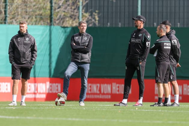 September 21, 2026, xtgx, Soccer 2. Bundesliga Hannover 96 Training emspor, from left: Ralf Becker (Hannover), sporting director, and Sandro Wagner (Hannover), coach. DFL and DFB regulations prohibit any use of photographs as image sequences and or quasi-video Hannover