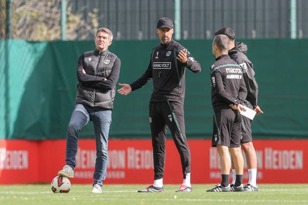 September 21, 2026, xtgx, Soccer 2. Bundesliga Hannover 96 Training emspor, from left: Ralf Becker (Hannover), sporting director, and Sandro Wagner (Hannover), coach. DFL and DFB regulations prohibit any use of photographs as image sequences and or quasi-video Hannover