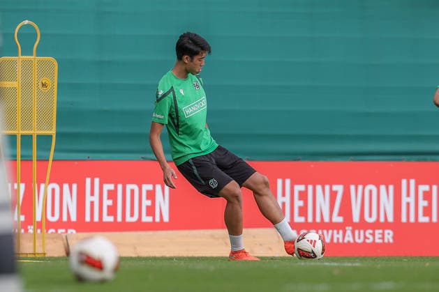 September 21, 2026, xtgx, Soccer 2. Bundesliga Hannover 96 Training emspor, from left: Asuma Ikari Hannover, 32 on the ball, plays the ball DFL DFB REGULATIONS PROHIBIT ANY USE OF PHOTOGRAPHS as IMAGE SEQUENCES and or QUASI-VIDEO Hannover