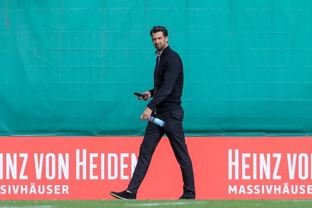 September 21, 2026, xtgx, Soccer, 2. Bundesliga, Hannover 96 Training, emspor, from left: Jonas Boldt (Hannover), Managing Director of Sports, DFL, DFB. REGULATIONS PROHIBIT ANY USE OF PHOTOGRAPHS AS IMAGE SEQUENCES AND OR QUASI-VIDEO, Hannover