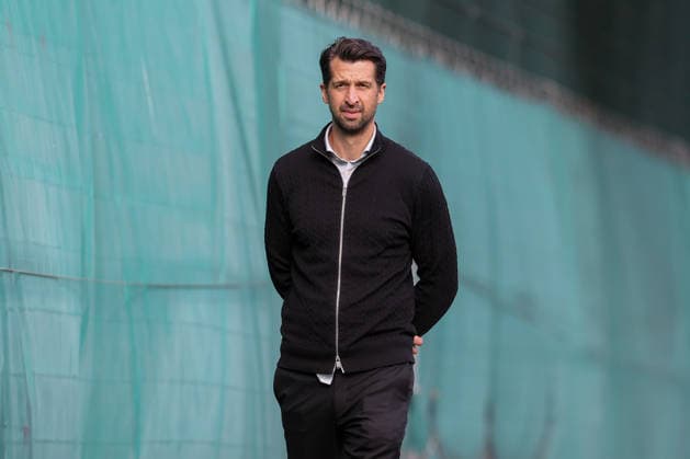 September 21, 2026, xtgx, Soccer, 2. Bundesliga, Hannover 96 Training, emspor, from left: Jonas Boldt (Hannover), Managing Director of Sports, DFL, DFB. REGULATIONS PROHIBIT ANY USE OF PHOTOGRAPHS AS IMAGE SEQUENCES AND OR QUASI-VIDEO, Hannover