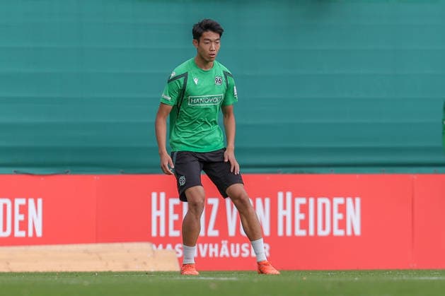 September 21, 2026, xtgx, Soccer 2. Bundesliga Hannover 96 Training emspor, from left: Asuma Ikari Hannover, 32 DFL DFB REGULATIONS PROHIBIT ANY USE OF PHOTOGRAPHS as IMAGE SEQUENCES and or QUASI-VIDEO Hannover