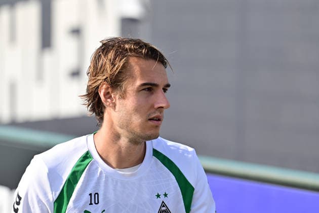 September 21, 2026, Mönchengladbach, Soccer, Men s, 2026–2027 Season, Borussia Mönchengladbach Training, Florian Neuhaus, Gladbach. DFL regulations prohibit any use of photographs as image sequences and or quasi-video content at Borussia Park, North Rhine-Westphalia, Germany