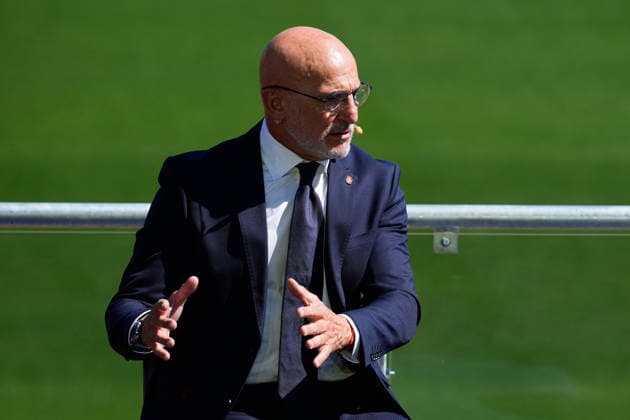 September 21, 2026, Las Rozas, Madrid, Spain: Luis de la Fuente, head coach of Spain, attends during the presentation of his contract renewal, extending his deal until 2032 at Ciudad del Futbol on September 21, 2026, in Las Rozas, Madrid, Spain. Las Rozas Spain - ZUMAa181 20260921_zaa_a181_035 Copyright: xDennisxAgyemanx