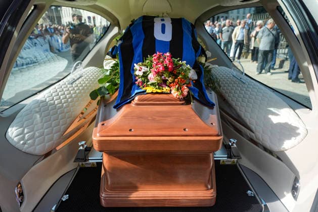 Funerali di Sandro Mazzola presso la Basilica di Sant Ambrogio, Milano (Italy) September 21 2026 (Photo Claudio Furlan LaPresse) Sandro Mazzola s funeral at the Basilica of Sant Ambrogio, Milan (Italy), September 21, 2026  Copyright: xClaudioxFurlan LaPressex