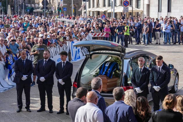 Funerali di Sandro Mazzola presso la Basilica di Sant Ambrogio, Milano (Italy) September 21 2026 (Photo Claudio Furlan LaPresse) Sandro Mazzola s funeral at the Basilica of Sant Ambrogio, Milan (Italy), September 21, 2026  Copyright: xClaudioxFurlan LaPressex