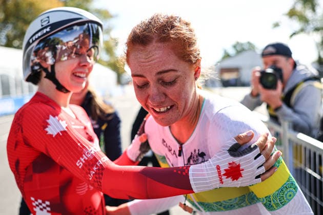2026 UCI Road World Championships Picture by Alex Whitehead SWpix.com - 21 09 2026 - Cycling - 2026 UCI Road World Championships - MontrÃ al, Canada - Women Under-23 Individual Time Trial (ITT) - Ava Holmgren (Canada) congratulates Felicity Wilson-Haffenden (Australia) on winning the Women Under-23 Individual Time Trial (ITT) to become World Champion MontrÃ al Avenue du Parc Canada Copyright: x xSWpix.comx(t axPhotographyxHubxLtd)xAlexxWhitehead SWpix.comx SWP-3521-0782