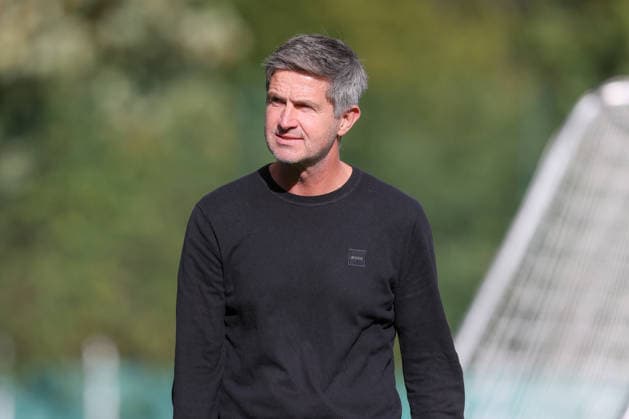 September 21, 2026, xtgx, Soccer, 2. Bundesliga, Hannover 96 Training, emspor, from left: Ralf Becker, Hannover, Sports Director, DFL, DFB. REGULATIONS PROHIBIT ANY USE OF PHOTOGRAPHS AS IMAGE SEQUENCES AND OR QUASI-VIDEO, Hannover