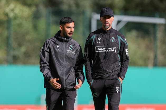 September 21, 2026, xtgx, Soccer 2. Bundesliga Hannover 96 Training emspor, from left: Sandro Wagner (Hannover), Head Coach and Assistant Coach Can Ünal (Hannover) DFL DFB REGULATIONS PROHIBIT ANY USE OF PHOTOGRAPHS AS IMAGE SEQUENCES AND OR QUASI-VIDEO Hannover