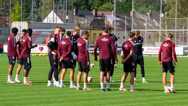 September 21, 2026 Soccer 2 Bundesliga 2026–2027 Season 1 FC Nürnberg (FCN) Club Training Sports Photo by Zink xwoxzix: Players and Staff Before Training Begins