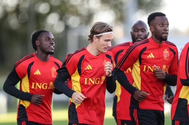Belgium s Mika Godts and Belgium s Dodi Lukebakio pictured during a training session of the Red Devils, the Belgian national soccer team, at the national training center in Tubize, Monday 21 September 2026. The team is preparing for fixtures in the UEFA Nations League competition. BRUNOxFAHY  x187321296x