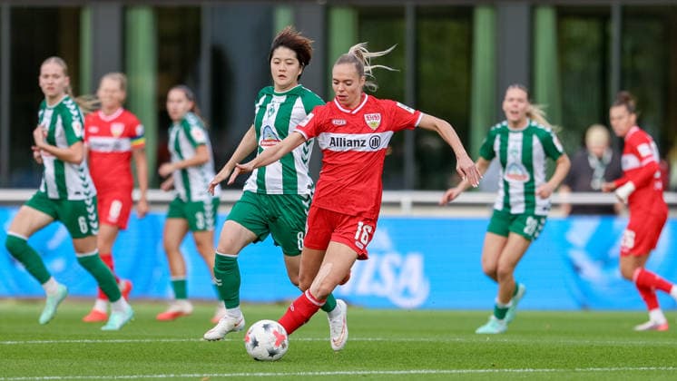 v li Mei Shimada (SV Werder Bremen, 8) and Janina Hechler (VfB Stuttgart, 16) in a one-on-one battle, duel, dynamic moment, action, game scene, DFB REGULATIONS PROHIBIT ANY USE OF PHOTOGRAPHS AS SEQUENCE IMAGES AND OR VIDEO-LIKE PHOTO SERIES DFB REGULATIONS PROHIBIT ANY USE OF PHOTOGRAPHS AS IMAGE SEQUENCES AND OR QUASI-VIDEO, September 21, 2026, Bremen, Germany, Soccer, Google Pixel Women’s Bundesliga, SV Werder Bremen vs. VfB Stuttgart xobx