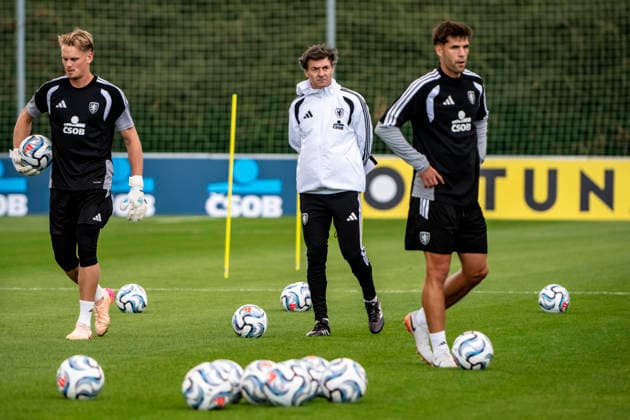 Training of the Czech national soccer team before the Nations League match against Croatia, in Prague, Czech Republic, September 21, 2026.Coach Santi Denia. (CTKxPhoto VitxSimanek) CTKPhotoP2026092106668  CTKPhotoP2026092106668