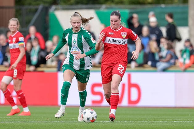 From left: Isabella Jaron (SV Werder Bremen, 11) and Adriana Achcinska (VfB Stuttgart, 22) in a one-on-one battle, duel, dynamic moment, action, game scene, DFB REGULATIONS PROHIBIT ANY USE OF PHOTOGRAPHS AS IMAGE SEQUENCES AND OR VIDEO-LIKE PHOTO SERIES DFB REGULATIONS PROHIBIT ANY USE OF PHOTOGRAPHS AS IMAGE SEQUENCES AND OR QUASI-VIDEO, September 21, 2026, Bremen, Germany, soccer, Google Pixel Women’s Bundesliga, SV Werder Bremen vs. VfB Stuttgart xobx