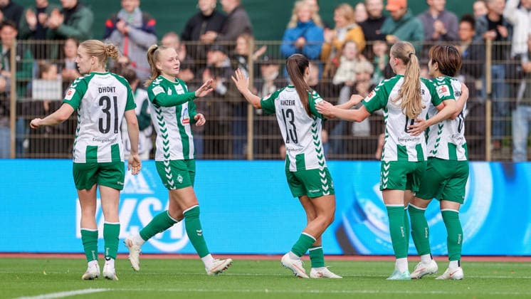 SV Werder Bremen players celebrating a goal, cheering, jubilant, optimistic, game scene, highlight, joy over the 1-0 goal, DFB REGULATIONS PROHIBIT ANY USE OF PHOTOGRAPHS AS SEQUENCE IMAGES AND OR VIDEO-LIKE PHOTO SERIES DFB REGULATIONS PROHIBIT ANY USE OF PHOTOGRAPHS AS IMAGE SEQUENCES AND OR QUASI-VIDEO, September 21, 2026, Bremen, Germany, soccer, Google Pixel Women’s Bundesliga, SV Werder Bremen vs. VfB Stuttgart xobx