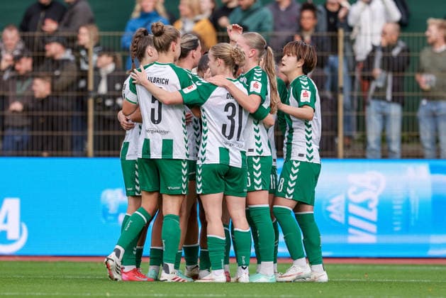 SV Werder Bremen players celebrating a goal, cheering, jubilant, optimistic, game scene, highlight, joy over the 1-0 goal, DFB REGULATIONS PROHIBIT ANY USE OF PHOTOGRAPHS AS SEQUENCE IMAGES AND OR VIDEO-LIKE PHOTO SERIES DFB REGULATIONS PROHIBIT ANY USE OF PHOTOGRAPHS AS IMAGE SEQUENCES AND OR QUASI-VIDEO, September 21, 2026, Bremen, Germany, soccer, Google Pixel Women’s Bundesliga, SV Werder Bremen vs. VfB Stuttgart xobx