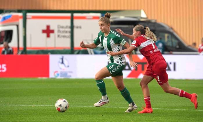 Photo: Dafina REDZEPI, Stuttgart vs. Michelle ULBRICH, Werder; Soccer; Google Pixel; Women s Bundesliga; Matchday 7 on Mon, Sep 21, 2026; Werder Bremen vs. VfB Stuttgart