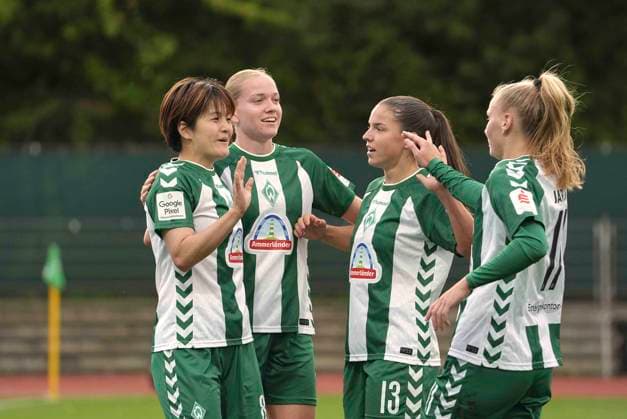 Photo: Goal celebration by the Werder women s team, Mei SHIMADA scores Werder s 1–0 goal, with Marie GMEIEDER in the middle offering congratulations, and Luna VANZEIR and Isabella JARON on the right. Werder Women s Soccer, Google Pixel Women s Bundesliga, Matchday 7 on Monday, September 21, 2026: Werder Bremen vs. VfB Stuttgart