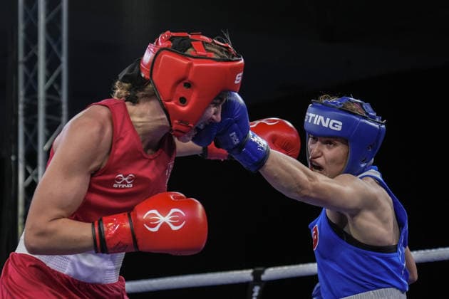 2026 European Boxing Championships in Bulgaria SOFIA, BULGARIA - SEPTEMBER 21: Esra Yildiz Kahraman (blue) of Turkiye competes against Elise Glynn (red) of England in the women s 57kg category during the 2026 European Boxing Championships at Asics Arena in Sofia, Bulgaria, on September 21, 2026. Osmancan Gurdogan Anadolu Sofia Bulgaria. Editorial use only. Please get in touch for any other usage.  Copyright: x2026xAnadoluxOsmancanxGurdoganx