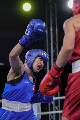 2026 European Boxing Championships in Bulgaria SOFIA, BULGARIA - SEPTEMBER 21: Esra Yildiz Kahraman (blue) of Turkiye competes against Elise Glynn (red) of England in the women s 57kg category during the 2026 European Boxing Championships at Asics Arena in Sofia, Bulgaria, on September 21, 2026. Osmancan Gurdogan Anadolu Sofia Bulgaria. Editorial use only. Please get in touch for any other usage.  Copyright: x2026xAnadoluxOsmancanxGurdoganx
