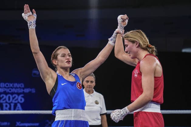 2026 European Boxing Championships in Bulgaria SOFIA, BULGARIA - SEPTEMBER 21: Esra Yildiz Kahraman (blue) of Turkiye wins after competing against Elise Glynn (red) of Great Britain during the women s 57 kg category match at the 2026 European Boxing Championships at the Asics Arena in Sofia, Bulgaria on September 21, 2026. Osmancan Gurdogan Anadolu Sofia Bulgaria. Editorial use only. Please get in touch for any other usage.  Copyright: x2026xAnadoluxOsmancanxGurdoganx