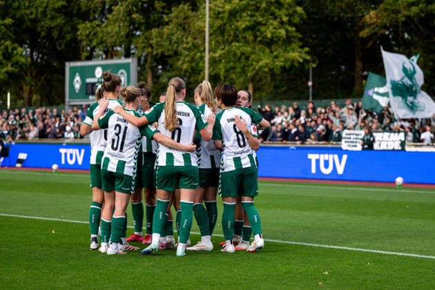 September 21, 2026, GER, Soccer, Women s, Google Pixel 1 Bundesliga, 2026–2027 Season, Matchday 4, SV Werder Bremen vs. VfB Stuttgart Elena Dhont (Werder Bremen), 31, Marie Gmeineder (Werder Bremen), 06, Mei Shimada, Werder Bremen, 08, and the team celebrate the 1–0 goal. DFB and DFL regulations prohibit any use of photographs as image sequences and or quasi-video. Bremen Stadium, Platz 11, Bremen, Germany Copyright: xNordphoto Memmlerx
