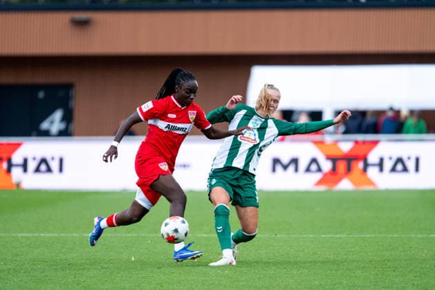 September 21, 2026, GER, Soccer, Women s, Google Pixel 1 Bundesliga, 2026–2027 Season, Matchday 4, SV Werder Bremen vs. VfB Stuttgart: Mira Arouna (VfB Stuttgart, No. 21) in a tackle with Isabella Jaron (Werder Bremen, No. 11). DFB and DFL regulations prohibit any use of photographs as image sequences and or quasi-video. Bremen Stadium, Field 11, Bremen, Germany Copyright: xNordphoto Memmlerx