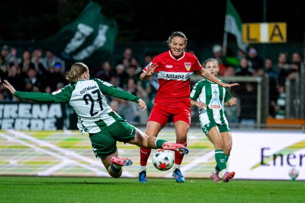 September 21, 2026, GER, Soccer, Women s, Google Pixel 1 Bundesliga, 2026–2027 Season, Matchday 4, SV Werder Bremen vs. VfB Stuttgart: Verena Wieder (VfB Stuttgart, 31) in a tackle with Sarah Gutmann (Werder Bremen, 27). DFB and DFL regulations prohibit any use of photographs as image sequences and or quasi-video. Bremen Stadium, Field 11, Bremen, Germany Copyright: xNordphoto Memmlerx
