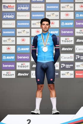 2026 UCI Road World Championships Picture by Alex Whitehead SWpix.com - 21 09 2026 - Cycling - 2026 UCI Road World Championships - MontrÃ al, Canada - Men Under-23 Individual Time Trial (ITT) Podium - Nicolas Milesi (Italy) receiving the Silver Medal MontrÃ al Avenue du Parc Canada Copyright: x xSWpix.comx(t axPhotographyxHubxLtd)xAlexxWhitehead SWpix.comx SWP-3521-1093