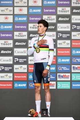 2026 UCI Road World Championships Picture by Alex Whitehead SWpix.com - 21 09 2026 - Cycling - 2026 UCI Road World Championships - MontrÃ al, Canada - Men Under-23 Individual Time Trial (ITT) Podium - Ryan Gal (Netherlands) on the podium receiving the Gold Medal to become World Champion MontrÃ al Avenue du Parc Canada Copyright: x xSWpix.comx(t axPhotographyxHubxLtd)xAlexxWhitehead SWpix.comx SWP-3521-1100