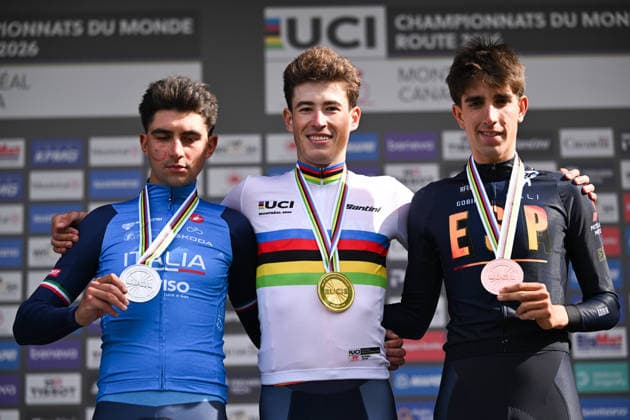 2026 UCI Road World Championships Picture by Chris Auld SWpix.com - 21 09 2026 - Cycling - 2026 UCI Road World Championships - MontrÃ al, Canada - Men Under-23 Individual Time Trial (ITT) Podium - Ryan Gal (Netherlands) wins the Gold Medal to become World Champion with Nicolas Milesi (Italy) receiving the Silver Medal and Hector Alvarez (Spain) receiving the Bronze Medal Copyright: x xSWpix.comx(t axPhotographyxHubxLtd)xChrisxAuld SWpix.comx SWP-3521-1117