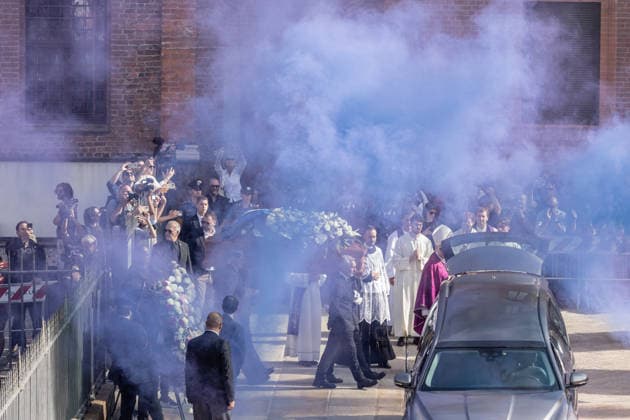 Funeral ceremony for former Inter Milan player Sandro Mazzola in Italy MILAN, ITALY - SEPTEMBER 21: The coffin of former Italian footballer and sports executive Sandro Mazzola, a historic figure and legend of Inter Milan who died at the age of 83, is carried into the Basilica of Sant Ambrogio during his funeral in Milan, Italy, on September 21, 2026. Mazzola, an Inter icon and a key figure of the Italian national team, Nationalteam won four league titles, two European Cups and two Intercontinental Cups during his career. Andrea Carrubba Anadolu Milan Italy. Editorial use only. Please get in touch for any other usage.  Copyright: x2026xAnadoluxAndreaxCarrubbax