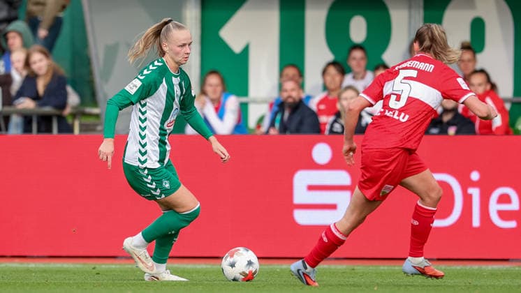 From left: Isabella Jaron (SV Werder Bremen), 11, and Greta Stegemann (VfB Stuttgart), 5, in a one-on-one battle, duel, dynamic moment, action, game scene, DFB REGULATIONS PROHIBIT ANY USE OF PHOTOGRAPHS AS SEQUENCE IMAGES AND OR VIDEO-LIKE PHOTO SERIES DFB REGULATIONS PROHIBIT ANY USE OF PHOTOGRAPHS AS SEQUENCE IMAGESENCES AND OR QUASI-VIDEO, September 21, 2026, Bremen, Germany, soccer, Google Pixel Women’s Bundesliga, SV Werder Bremen vs. VfB Stuttgart xobx