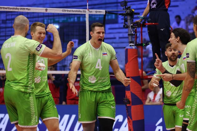 IPA88814668 - Jan Kozamernik (Slovenia) celebrates a point with his Slovenian teammates during the Slovenia vs. Serbia match at the CEV Eurovolley Men s Championship in Turin, Italy, on September 21, 2026  Copyright: xClaudioxBenedetto IPAxSportx xx IPA88814668
