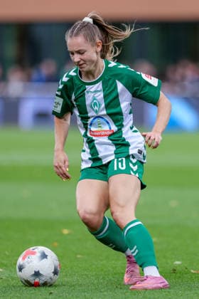Michelle Weiß, SV Werder Bremen, age 15, on the ball, cutout, single frame, full body, action, game scene, DFB REGULATIONS PROHIBIT ANY USE OF PHOTOGRAPHS AS SEQUENCE IMAGES AND OR VIDEO-LIKE PHOTO SERIES DFB REGULATIONS PROHIBIT ANY USE OF PHOTOGRAPHS AS IMAGE SEQUENCEENCES AND OR QUASI-VIDEO, September 21, 2026, Bremen, Germany, Soccer, Google Pixel Women’s Bundesliga, SV Werder Bremen vs. VfB Stuttgart xobx