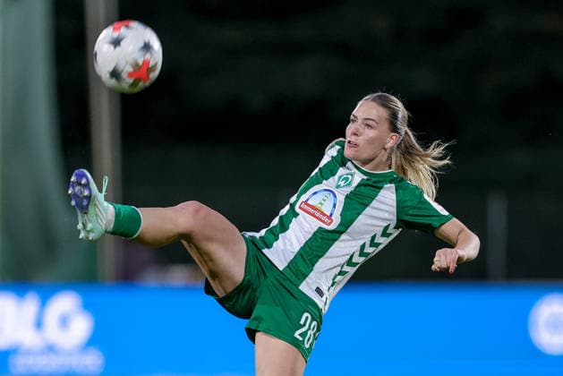 Juliane Wirtz, SV Werder Bremen, 28 with the ball, single frame, action, game scene, portrait, close-up, individual photo, single image, DFB REGULATIONS PROHIBIT ANY USE OF PHOTOGRAPHS AS SEQUENCE IMAGES AND OR VIDEO-LIKE PHOTO SERIES DFB REGULATIONS PROHIBIT ANY USE OF PHOTOGRAPHS AS IMAGE SEQUENCES AND OR VIDEO-LIKE PHOTO SERIES, September 21, 2026, Bremen, Germany, Soccer, Google Pixel Women’s Bundesliga, SV Werder Bremen vs. VfB Stuttgart xobx