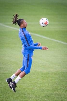 First training session for the French national team, Nationalteam with Zidane - Clairefontaine France s forward Michael Olise during a training session four days ahead of France s UEFA Nations League football match against Turkey in Clairefontaine-en-Yvelines outside Paris, on September 21, 2026. The gathering is the first of the French national team under its new coach Zinedine Zidane, appointed on July 28, 2026 on a four-year contract. The Nations League, which France won in 2021, will dominate Zidane s attention in the coming months before the draw for the Euro 2028 qualifying tournament takes place in early December.Photo by Alexis Jumeau ABACAPRESS.COM Clairefontaine-en-Yvelines France  Copyright: xJumeauxAlexis ABACAx