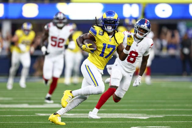INGLEWOOD, CA - SEPTEMBER 21: Los Angeles Rams wide receiver Davante Adams (17) carries the ball during an NFL, American Football Herren, USA game between the New York Giants and the Los Angeles Rams on September 21, 2026, at SoFi Stadium in Inglewood, CA. (Photo by Karl Anderson Icon Sportswire) NFL: SEP 21 Giants at Rams EDITORIAL USE ONLY Icon272260921004