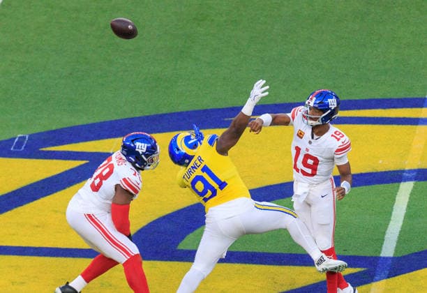 September 21, 2026, Inglewood, California, USA: 19 Jameis Winston, QB of the New York Giants throws a pass during a regular-season NFL, American Football Herren, USA game against the Los Angeles Rams on Monday September 21, 2026 at SoFi Stadium in Inglewood, California. JAVIER ROJAS PI Rams Vs.Giants  - ZUMAp124 20260921_zaa_p124_057 Copyright: xJavierxRojasx