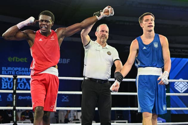 2026 European Boxing Elite Championships In Sofia - Quarter-Finals SOFIA, BULGARIA - SEPTEMBER 21: Makan Traore of France points to his head in celebration as the referee declares him the winner against Mark Lomakin of Ukraine during the 2026 European Boxing Elite Championships in Sofia, Bulgaria, on September 21, 2026. Sofia Bulgaria  Copyright: xArturxWidakx originalFilename:widak-european260921_npy9j.jpg