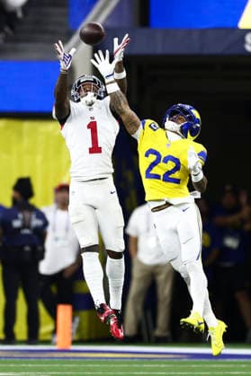 INGLEWOOD, CA - SEPTEMBER 21: Los Angeles Rams cornerback Trent McDuffie (22) breaks up a pass intended for New York Giants wide receiver Malik Nabers (1) during an NFL, American Football Herren, USA game between the New York Giants and the Los Angeles Rams on September 21, 2026, at SoFi Stadium in Inglewood, CA. (Photo by Karl Anderson Icon Sportswire) NFL: SEP 21 Giants at Rams EDITORIAL USE ONLY Icon272260921007