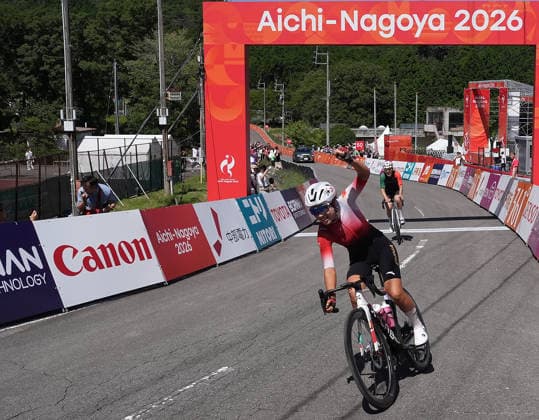 (260922) -- NAGOYA, Sept. 22, 2026 -- Guo Li of China celebrates winning the women s road race final of cycling road at the 20th Asian Games Aichi-Nagoya 2026 in Shinshiro of Aichi Prefecture, Japan, Sept. 22, 2026. ) (SP)JAPAN-NAGOYA-ASIAN GAMES-CYCLING ROAD-WOMEN S ROAD RACE FINAL CenxYunpeng 