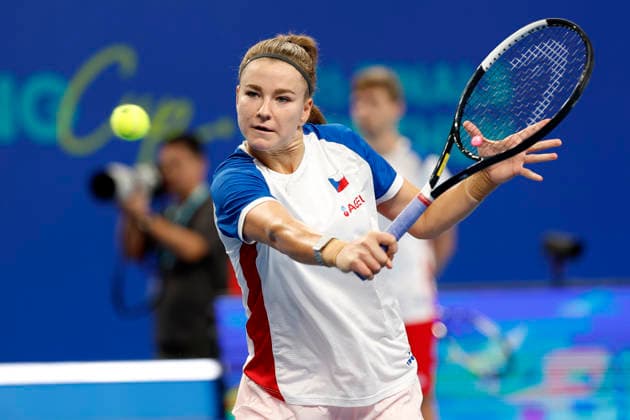Karolina Muchova, a Czech tennis player, during the warm-up before the Czech Republic vs. Great Britain match in the final round of the 2026 Billie Jean King Cup, September 22, 2026, Shenzhen, China. (CTKxPhoto PavelxLebeda) CTKPhotoF202609220000301  CTKPhotoF202609220000301
