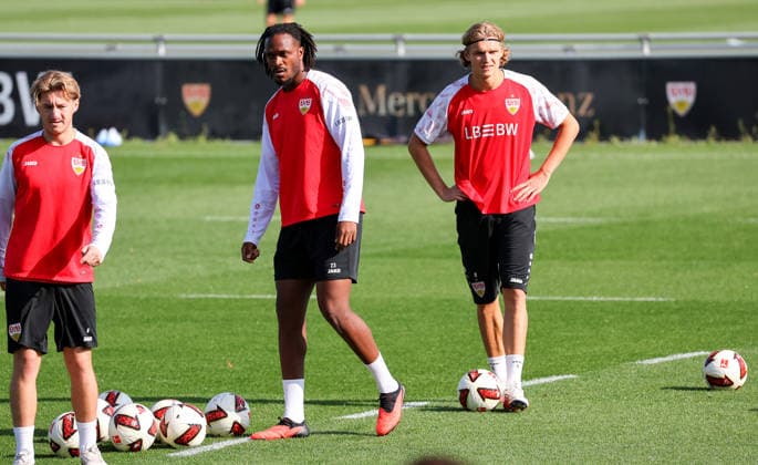 September 22, 2026, Germany, Stuttgart, VfB Stuttgart soccer practice, from left: Dan, Axel, Zagadou, Tim van der Leij