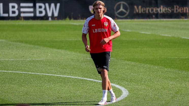 September 22, 2026, Germany, Stuttgart, VfB Stuttgart Soccer Practice, Tim van der Leij