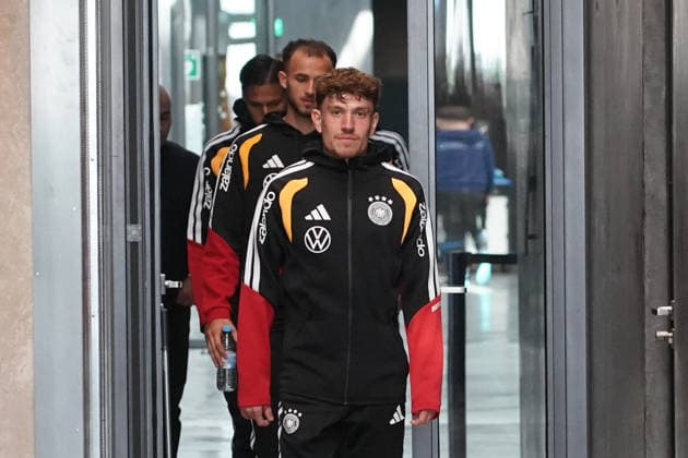 Philipp Treu, Germany, Max Rosenfelder Germany, Younes Ebnoutalib Germany arrive at the mixed zone ahead of the national team’s first training session under head coach Jürgen Klopp at HerzoBase on September 22, 2026. German national team, Nations League preparation, home ground, HerzoBase, World of Adidas, Herzogenaurach