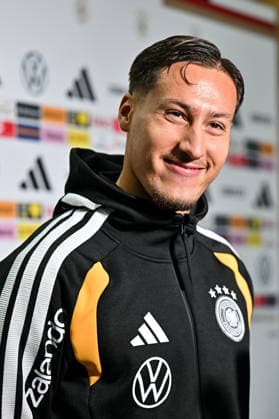 DFB Media Events, September 22, 2026, HERZOGENAURACH, GERMANY, September 22: Pictured is Younes EBNOUTALIB of Eintracht Frankfurt being interviewed during the national team s first media events in Herzogenaurach at Adidas Copyright: xBEAUTIFULxSPORTS Goldbergx